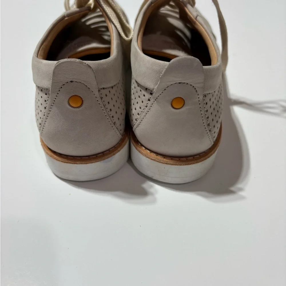 Samuel Hubbard Wanderer Sneaker in light beige Women’s size U.S 6.5/37EU